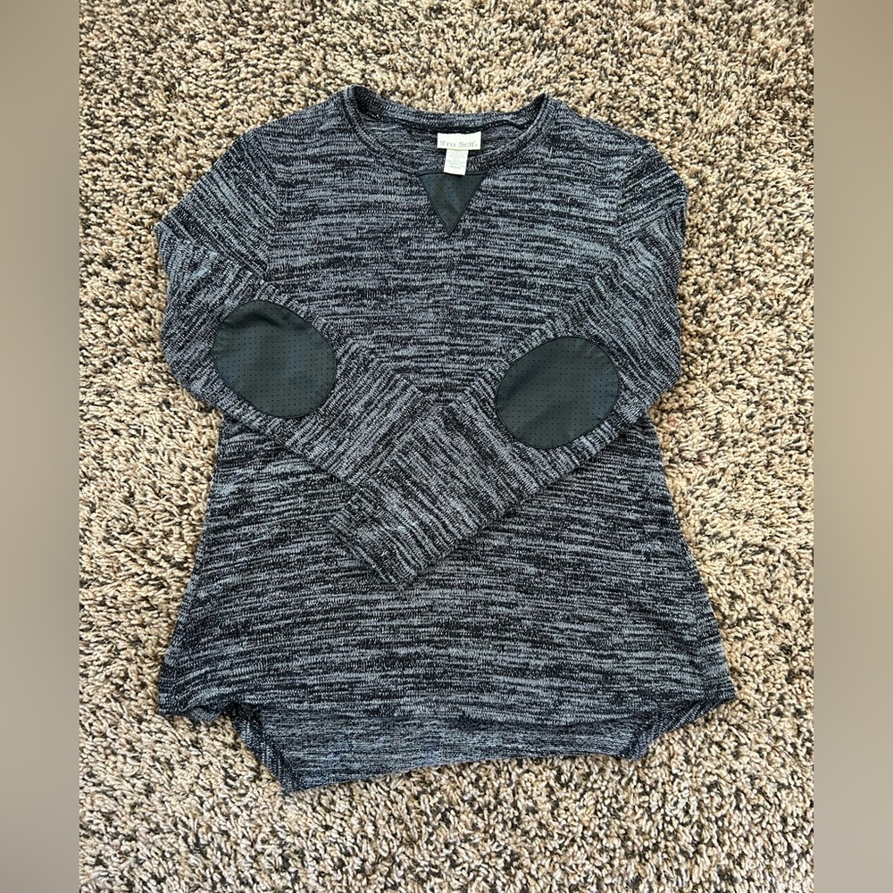 Tru Self women’s size medium top. Stretchy long sleeves.